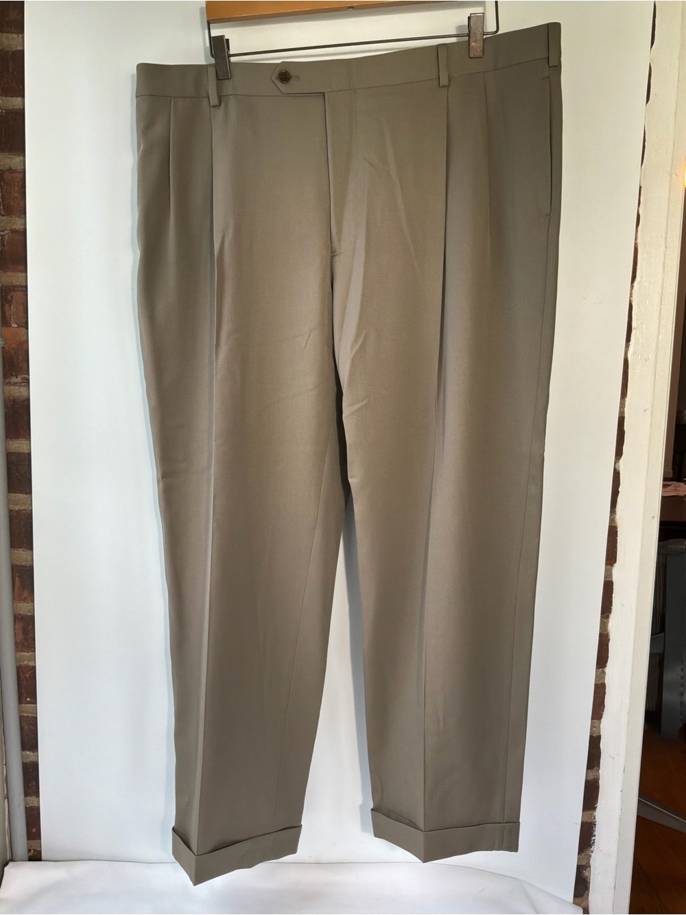 Brooks Brothers 1818 Madison Khaki Pants Size 44 X 30
